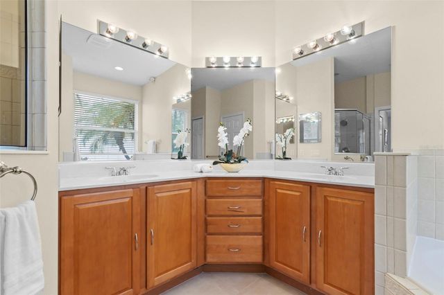 8135 INDIGO RIDGE TERRACE, Bradenton, FL 34201