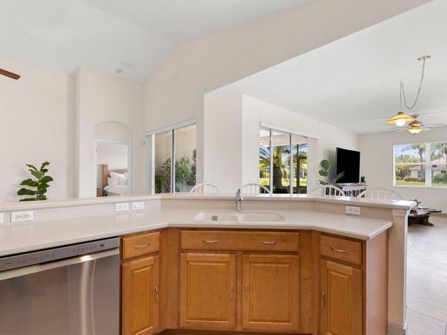 8135 INDIGO RIDGE TERRACE, Bradenton, FL 34201