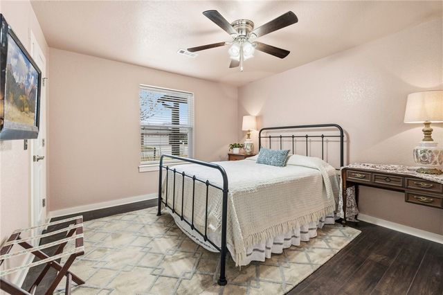 310 SW 11th Street, Bentonville, AR 72712