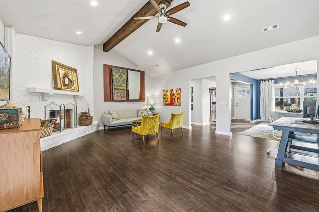 310 SW 11th Street, Bentonville, AR 72712