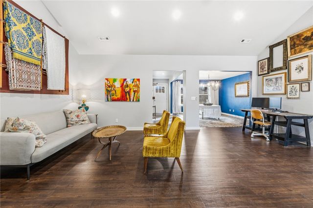 310 SW 11th Street, Bentonville, AR 72712