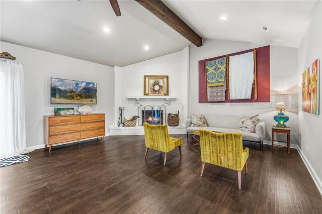 310 SW 11th Street, Bentonville, AR 72712