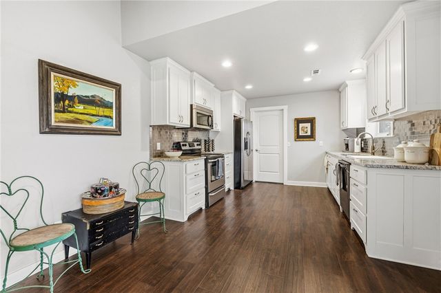 310 SW 11th Street, Bentonville, AR 72712