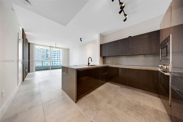 1080 Brickell Avenue 1803, Miami, FL 33131