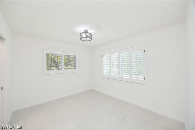 4180 Crayton RD E4, Naples, FL 34103