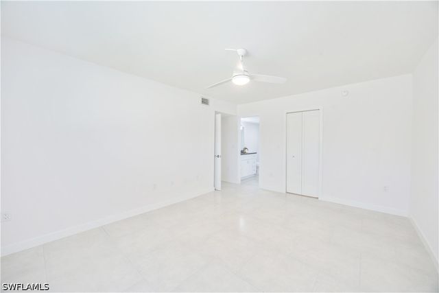 4180 Crayton RD E4, Naples, FL 34103