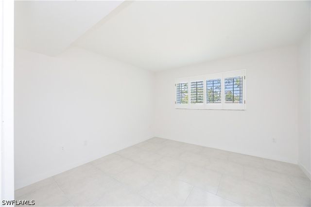 4180 Crayton RD E4, Naples, FL 34103