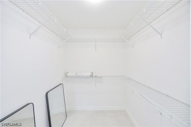 4180 Crayton RD E4, Naples, FL 34103