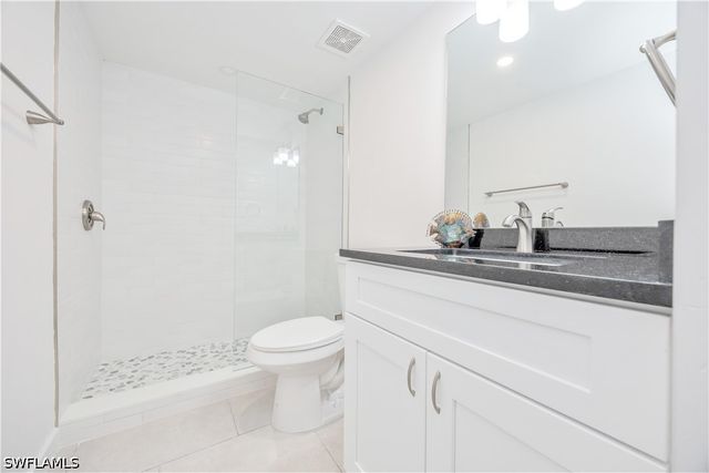 4180 Crayton RD E4, Naples, FL 34103