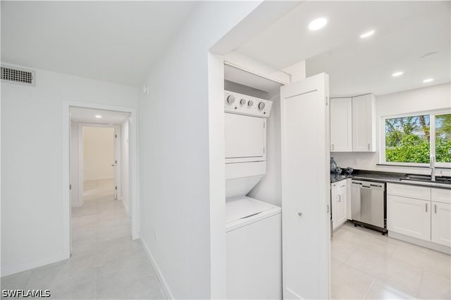 4180 Crayton RD E4, Naples, FL 34103