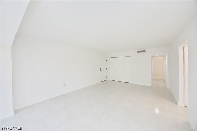 4180 Crayton RD E4, Naples, FL 34103