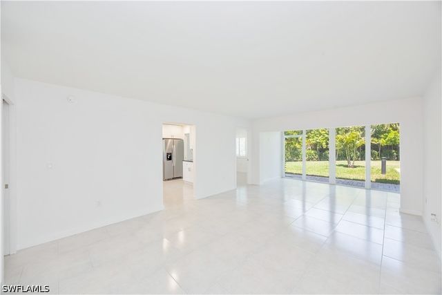 4180 Crayton RD E4, Naples, FL 34103