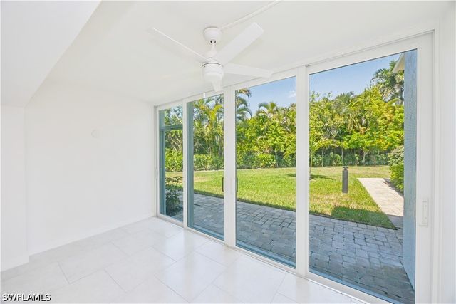 4180 Crayton RD E4, Naples, FL 34103