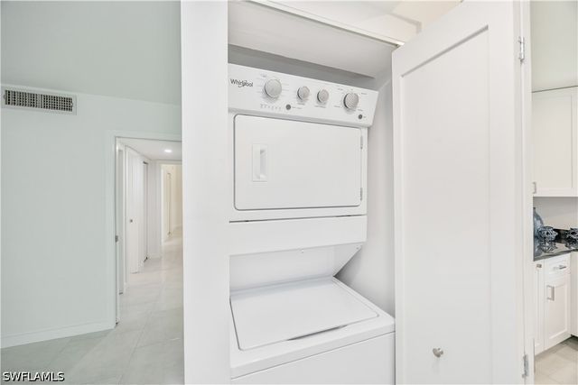 4180 Crayton RD E4, Naples, FL 34103