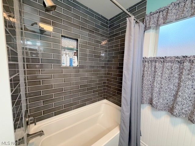 913 Oak Street NW, New Philadelphia, OH 44663