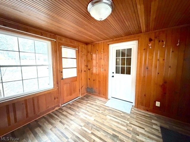 913 Oak Street NW, New Philadelphia, OH 44663