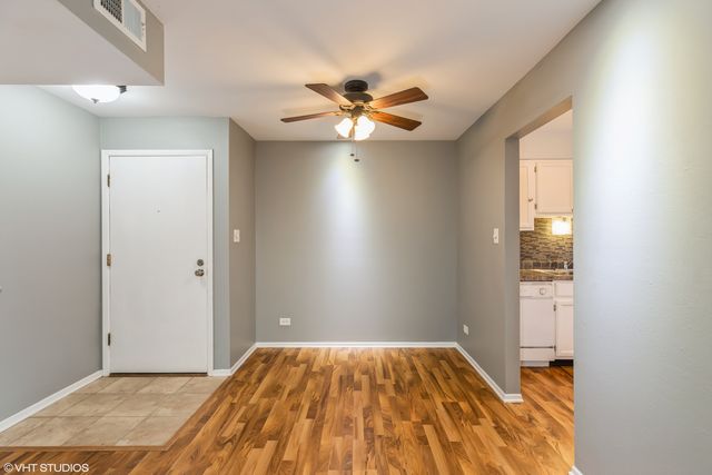 7509 175th Street 233, Tinley Park, IL 60477