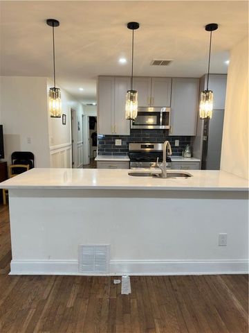 2484 Ortega Way, Atlanta, GA 30341