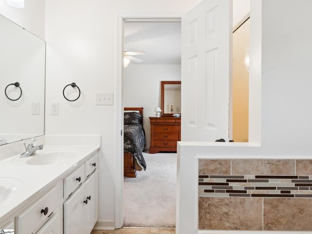 12 Fitzpatrick Court, Fountain Inn, SC 29644
