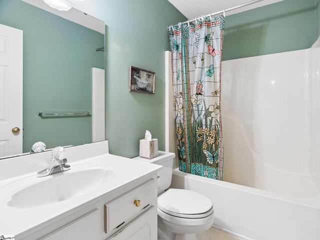 12 Fitzpatrick Court, Fountain Inn, SC 29644