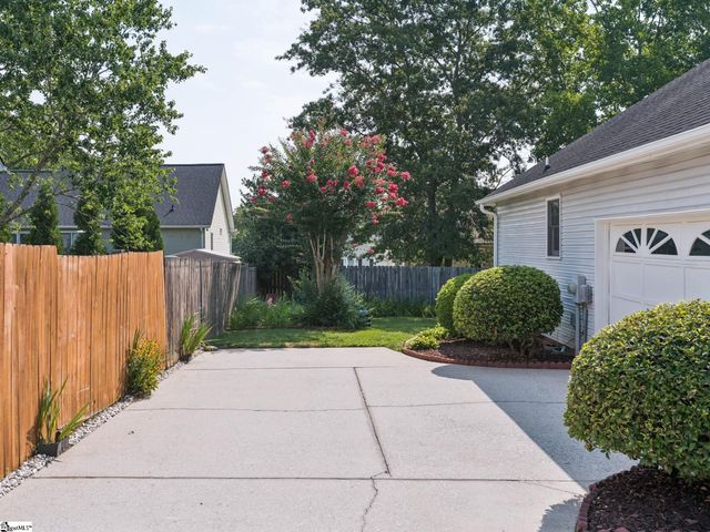 12 Fitzpatrick Court, Fountain Inn, SC 29644