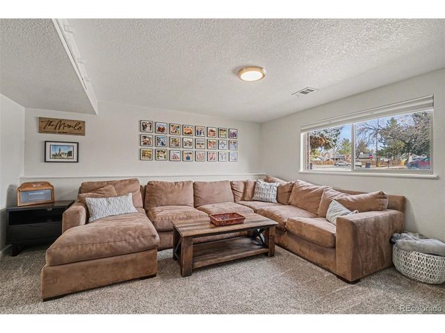 7163 Swadley Ct, Arvada, CO 80004
