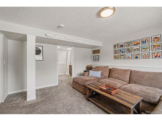 7163 Swadley Ct, Arvada, CO 80004