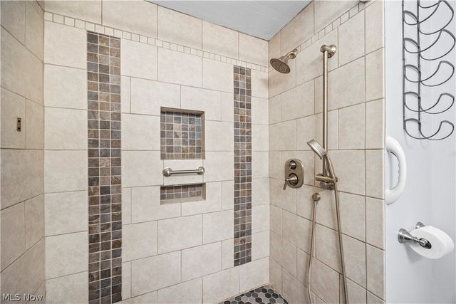 44675 Middle Ridge Road, Amherst, OH 44001