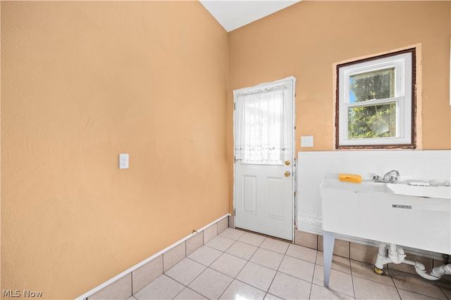 44675 Middle Ridge Road, Amherst, OH 44001