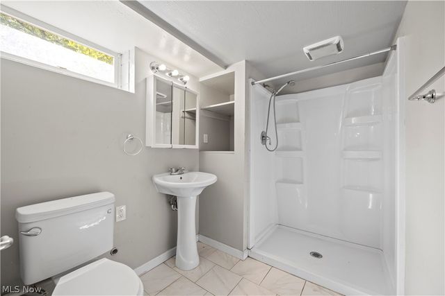 44675 Middle Ridge Road, Amherst, OH 44001