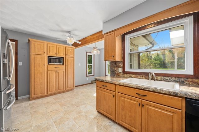 44675 Middle Ridge Road, Amherst, OH 44001