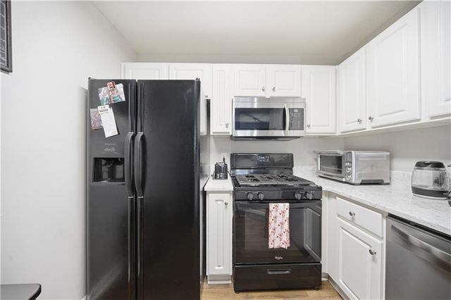 1073 Daventry Crossing, Woodstock, GA 30188