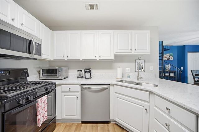 1073 Daventry Crossing, Woodstock, GA 30188