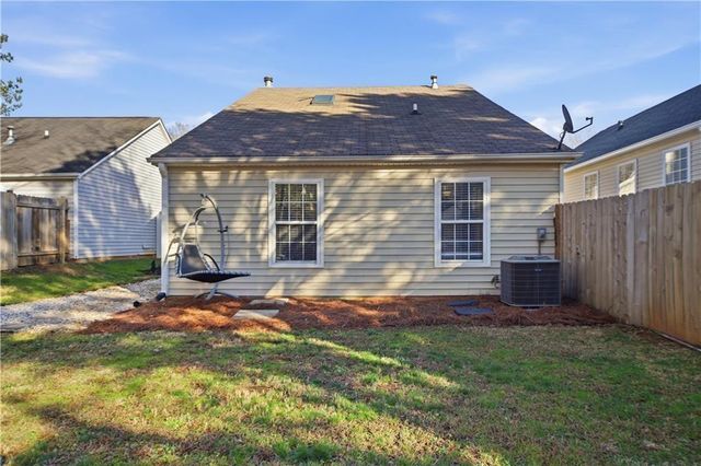 1073 Daventry Crossing, Woodstock, GA 30188