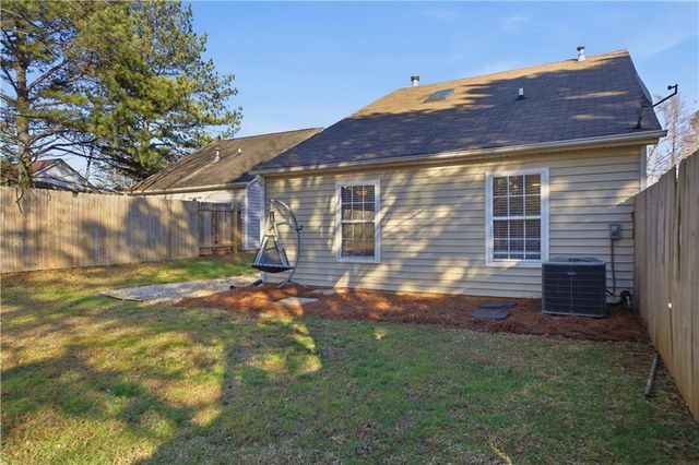 1073 Daventry Crossing, Woodstock, GA 30188