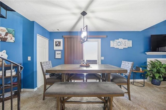 1073 Daventry Crossing, Woodstock, GA 30188