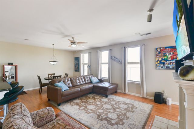 600 S Main St Apt 303, Memphis, TN 38103