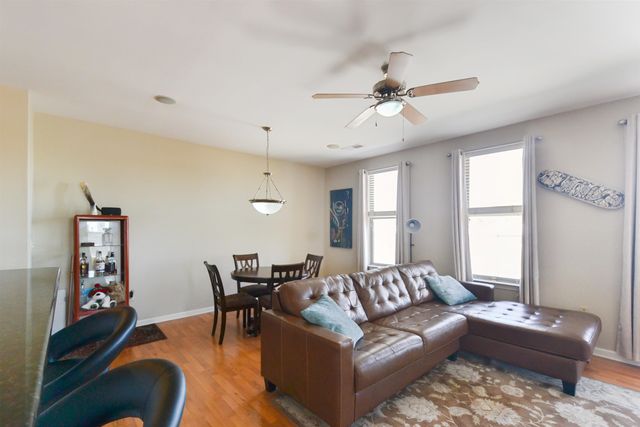 600 S Main St Apt 303, Memphis, TN 38103