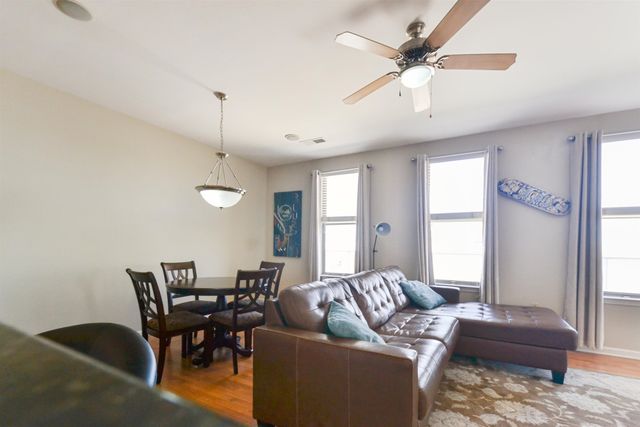 600 S Main St Apt 303, Memphis, TN 38103