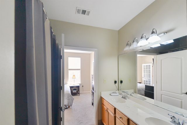 600 S Main St Apt 303, Memphis, TN 38103
