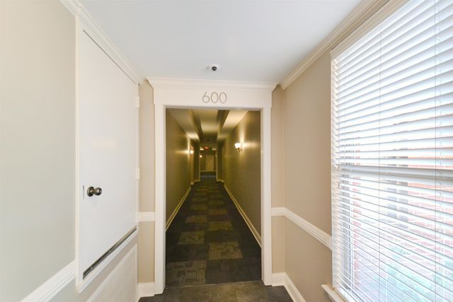 600 S Main St Apt 303, Memphis, TN 38103