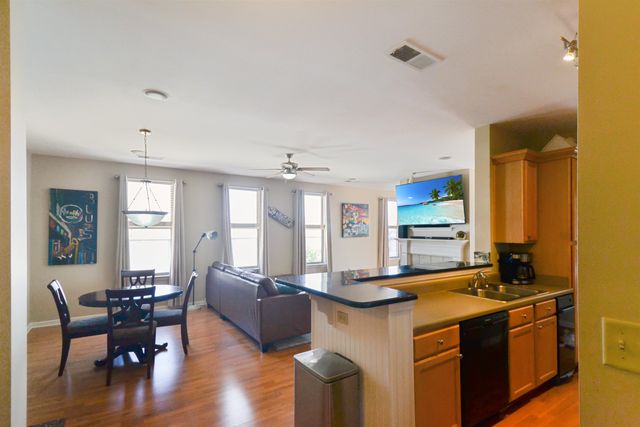 600 S Main St Apt 303, Memphis, TN 38103