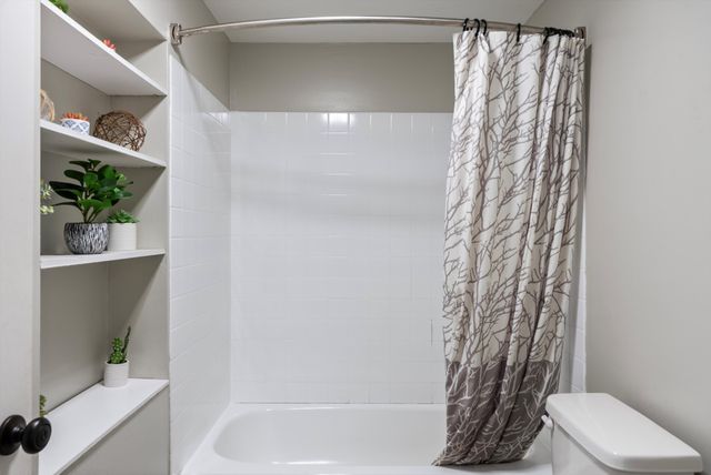 1804 Riverside Rd, Old Hickory, TN 37138