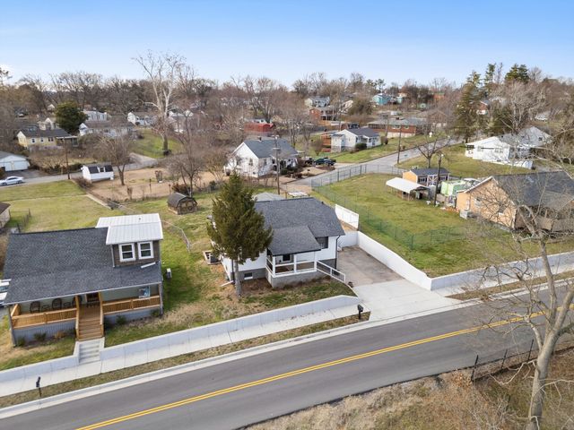 1804 Riverside Rd, Old Hickory, TN 37138