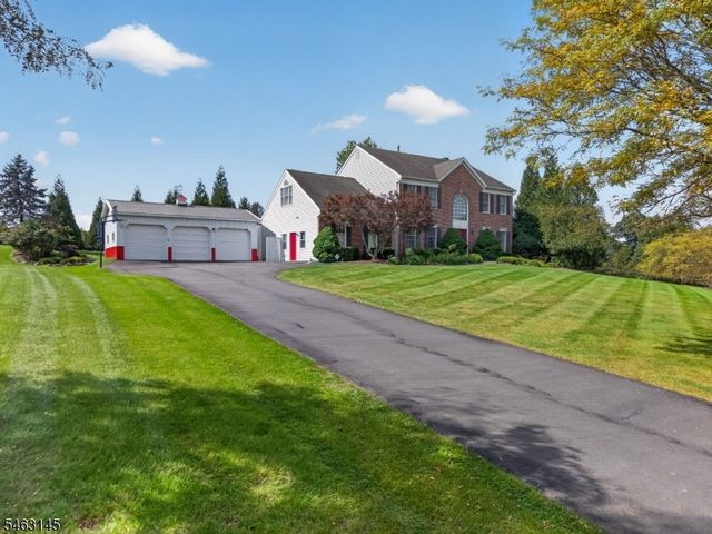 7 Stark Ct, Raritan Twp., NJ 08551