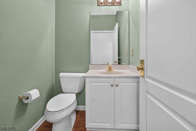 7 Stark Ct, Raritan Twp., NJ 08551