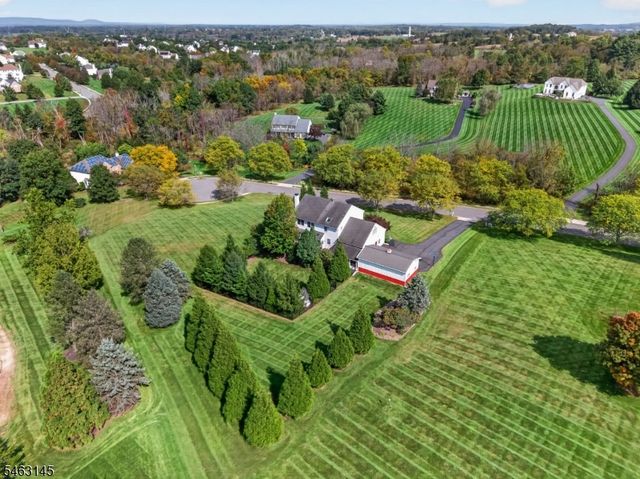 7 Stark Ct, Raritan Twp., NJ 08551