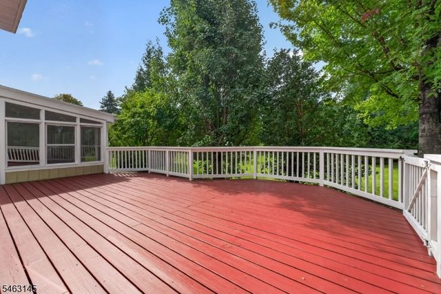 7 Stark Ct, Raritan Twp., NJ 08551
