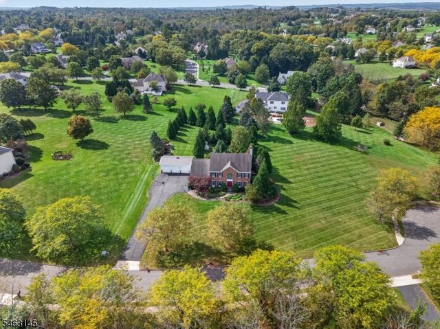7 Stark Ct, Raritan Twp., NJ 08551