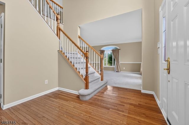 7 Stark Ct, Raritan Twp., NJ 08551